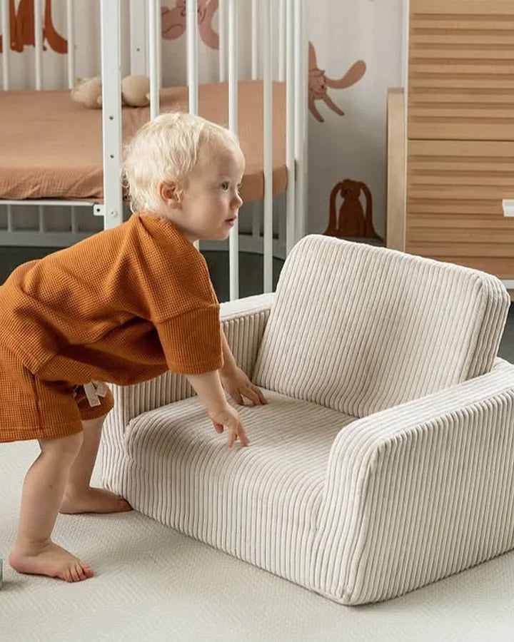 Maluch pcha fotelik Lumi Chair Corduroy w kolorze Vanilla