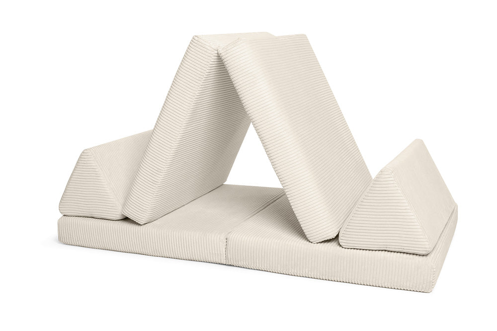 Play Sofa Pure Corduroy Vanilla przebudowana w tipi