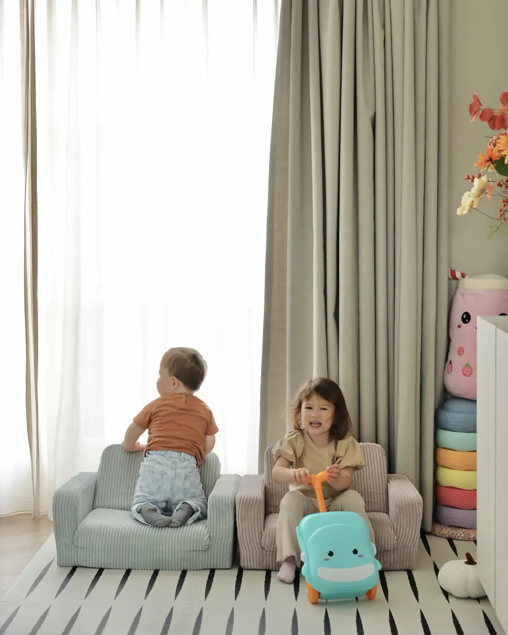LUMI CHAIR CORDUROY, Lumi na co dzień 5